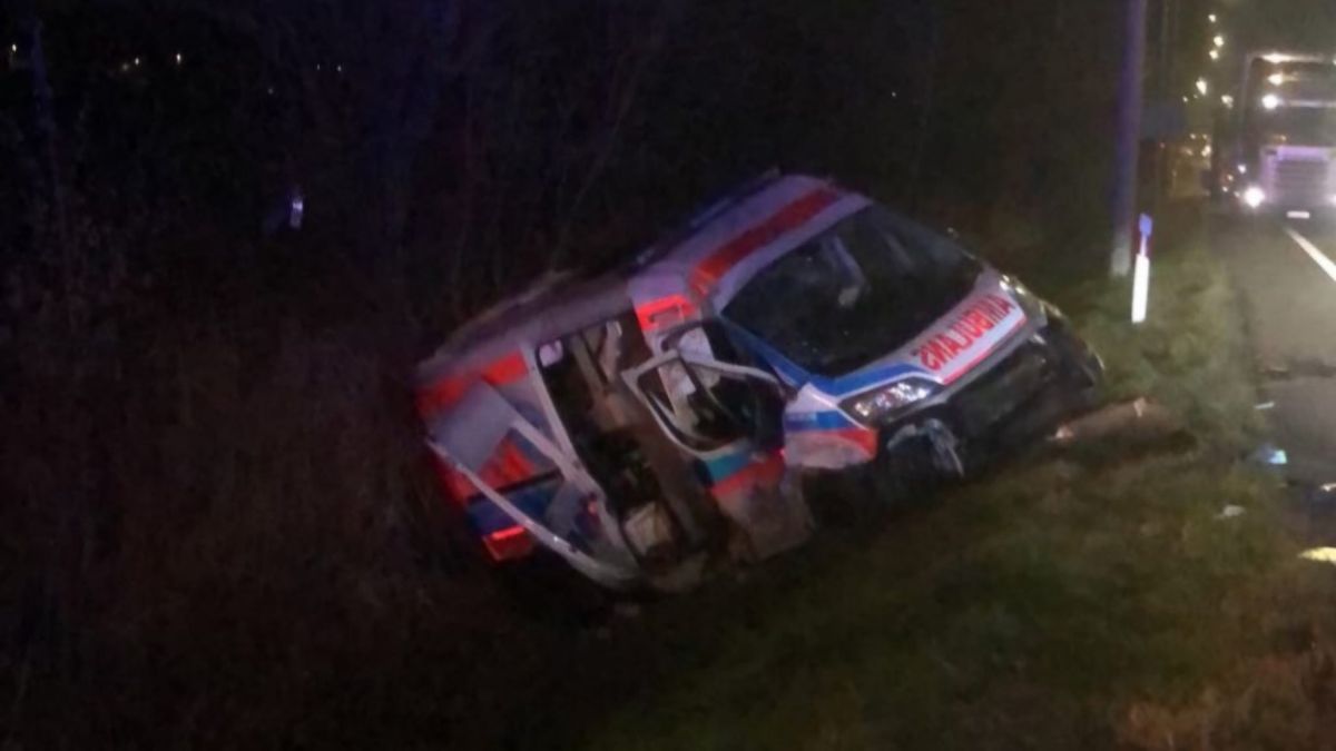 Wypadek karetki w Jedlińsku pod Radomiem. Trwa śledztwo