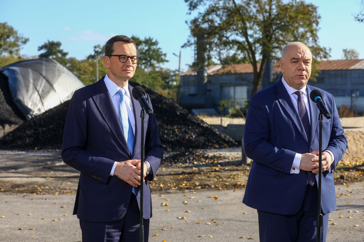 Skonfliktowani od miesięcy Mateusz Morawiecki i Jacek Sasin mają współpracować ws. elektrowni atomowych w Polsce