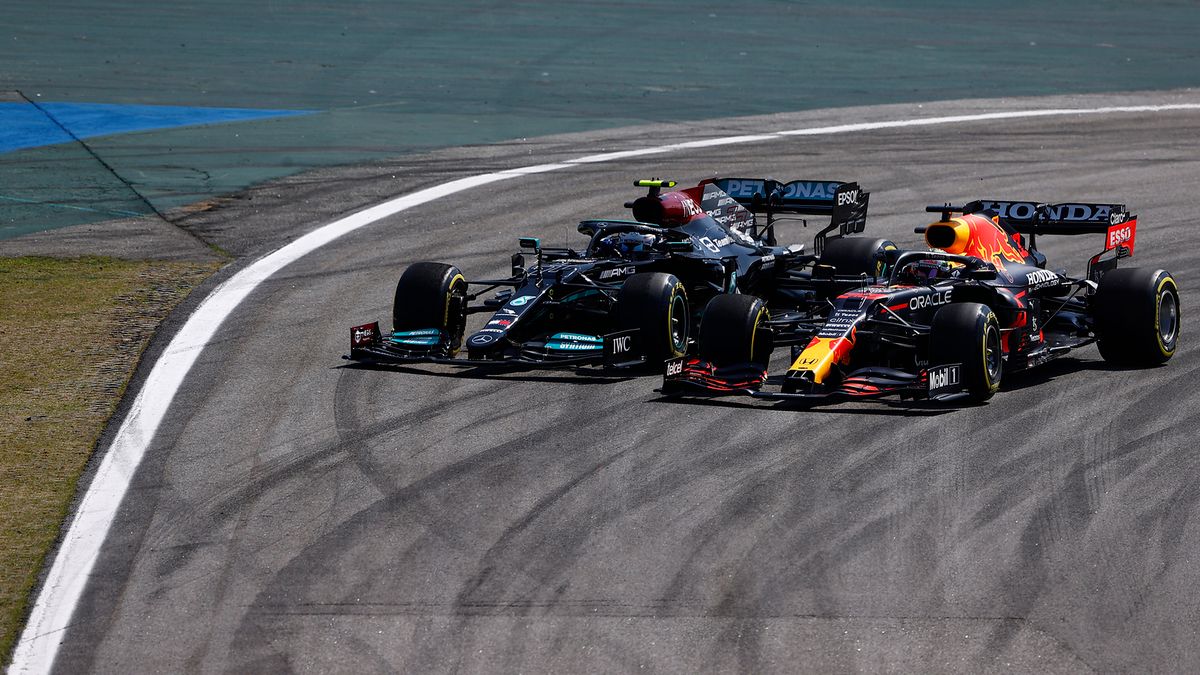 Zdjęcie okładkowe artykułu: Materiały prasowe / Mercedes / Na zdjęciu: Lewis Hamilton i Max Verstappen