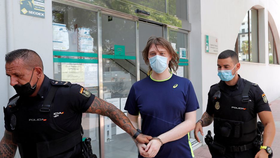British citizen arrested in connection with an alleged July 2020 Twitter hack
22-year-old British citizen Joseph James O'Connor is lead by Spanish police officers as he leaves a court after being arrested in connection with an alleged July 2020 Twitter hack which compromised the accounts of high-profile politicians and celebrities, according to the U.S. Justice Department, in Estepona, Spain, July 22, 2021.,Image: 622757935, License: Rights-managed, Restrictions: , Model Release: no, Credit line: JON NAZCA / Reuters / Forum
JON NAZCA / Reuters / Forum
crime,, law, and, justice