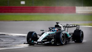 Mercedes na czele testów F1. Mistrz świata w końcu wyjechał na tor