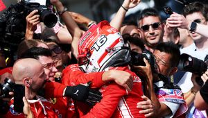 Ferrari musi wybrać kierowcę numer jeden. Hamilton ważniejszy niż Leclerc?