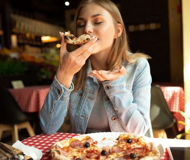 Do pizzy dodawali narkotyki. Policja przyłapała dilerów