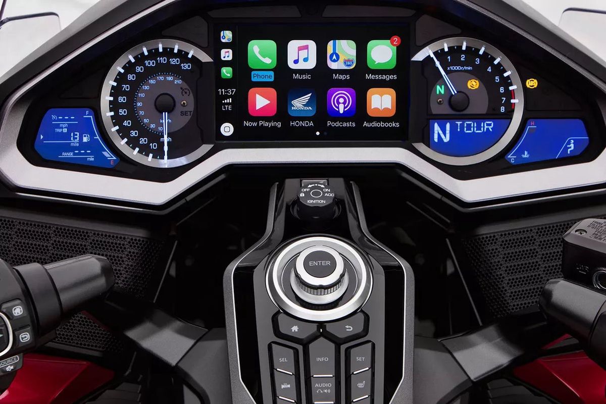 Apple CarPlay w Hondzie Gold Wing