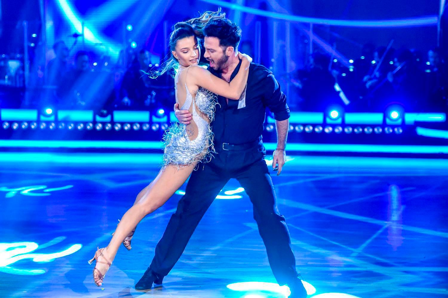 Julia Wieniawa i Stefano Terazzino - Taniec z gwiazdami 11
