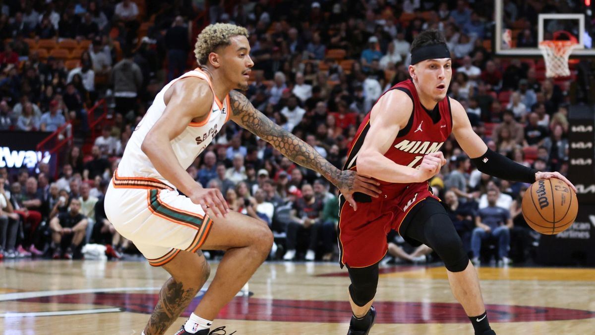 Getty Images / Megan Briggs / Na zdjęciu: Jeremy Sochan (z lewej) i Tyler Herro