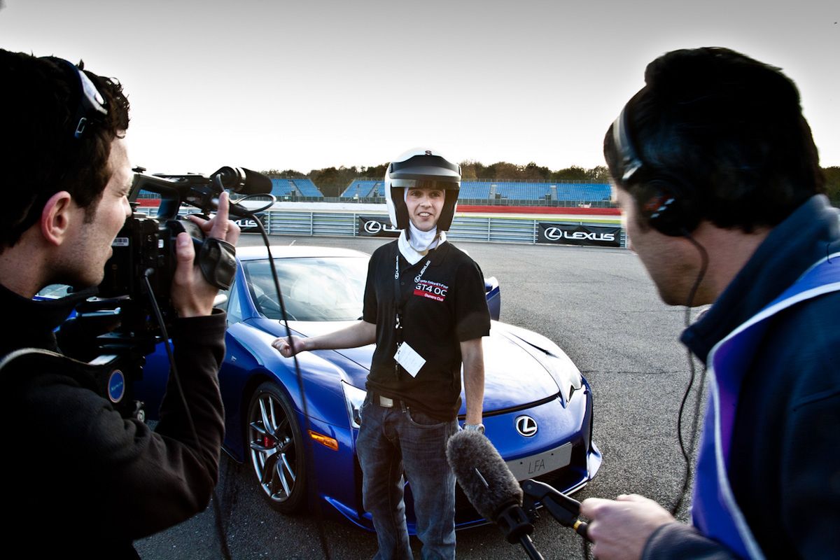 Lexus LFA w Silverstone - konkurs Facebook