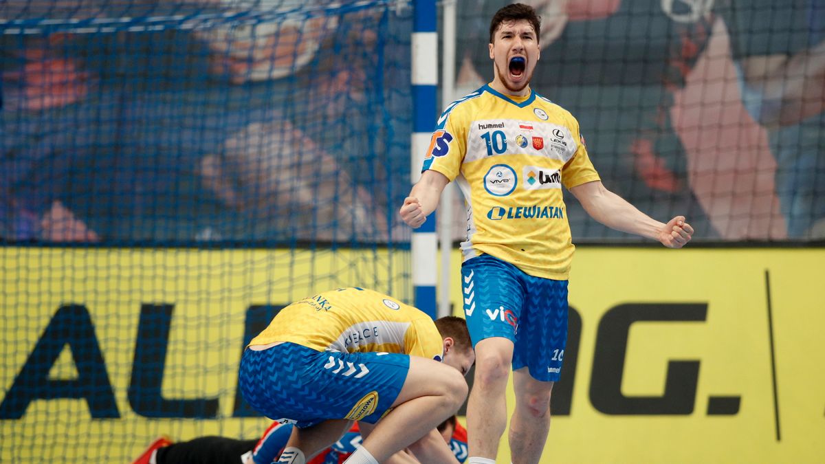 PAP/EPA / YOAN VALAT / Na zdjęciu: piłkarze ręczni PGE VIVE Kielce