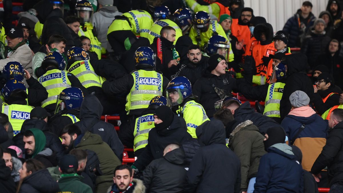 Zdjęcie okładkowe artykułu: Getty Images / Do skandalicznych scen doszło w czwartek w Manchesterze podczas meczu Ligi Europy.
