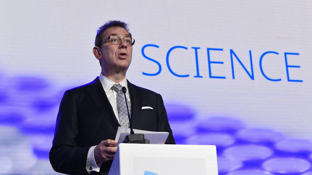 Szef Pfizera Albert Bourla liczy na rekordową sprzedaż w 2022 roku