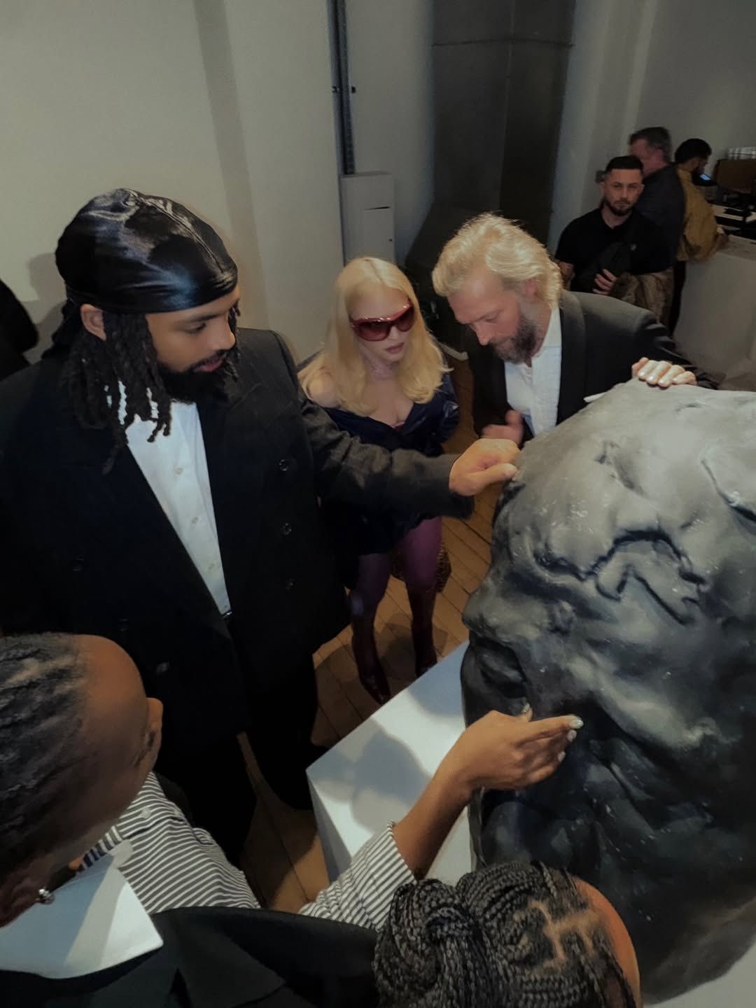 Madonna na wystawie syna