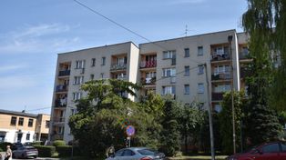 Miechów: Chcą montować dla seniorów krzesełka na klatkach schodowych