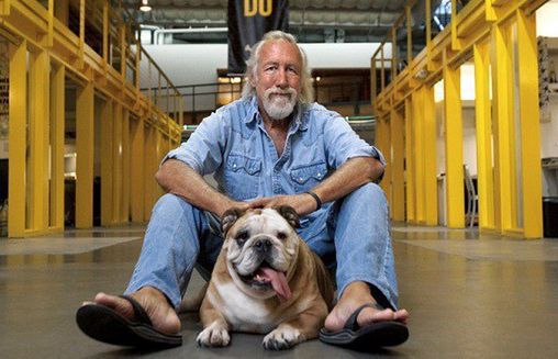 Lee Clow, szef agencji TBWA Worldwide po 50 latach pracy w branży reklamowej odchodzi na emeryturę