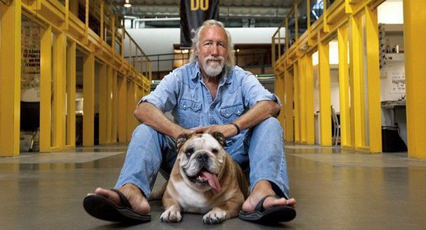 Lee Clow, szef agencji TBWA Worldwide po 50 latach pracy w branży reklamowej odchodzi na emeryturę