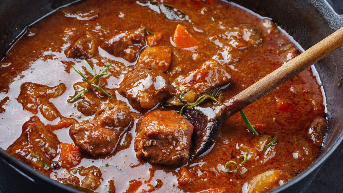 W PRL-u oznaczała luksus. Mięso dosłownie rozpływa się w ustach, ale mało kto potrafi dobrze przyrządzić