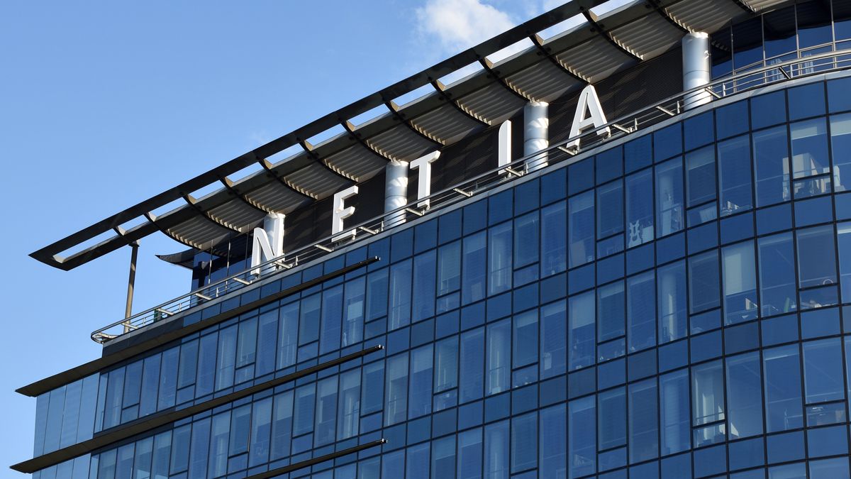 netia, company, building, facade, logo, signage, poland, polish, warsaw, provider, telecommunication, service, intrenet, cable, tv, television