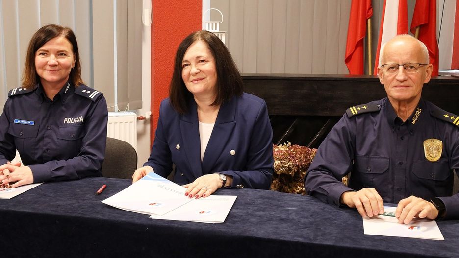 Elektromobilność - podpisanie porozumienia w ZSP Śrem