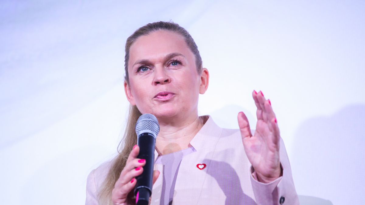 Warszawa, 19.06.2024. Minister edukacji Barbara Nowacka podczas konferencji nt. "Młodzi dla klimatu, klimat dla młodych" w Kinotece PKiN w Warszawie, 19 bm. Wydarzenie jest organizowane przez Ministerstwo Klimatu i Środowiska. (jm) PAP/Albert Zawada