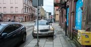 Chcą zakazać parkowania aut na chodnikach. Posłowie są przychylni