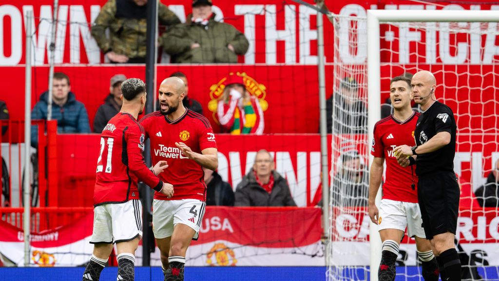 Zdjęcie okładkowe artykułu: Getty Images / Ash Donelon/Manchester United  / Na zdjęciu: Sofyan Amrabat