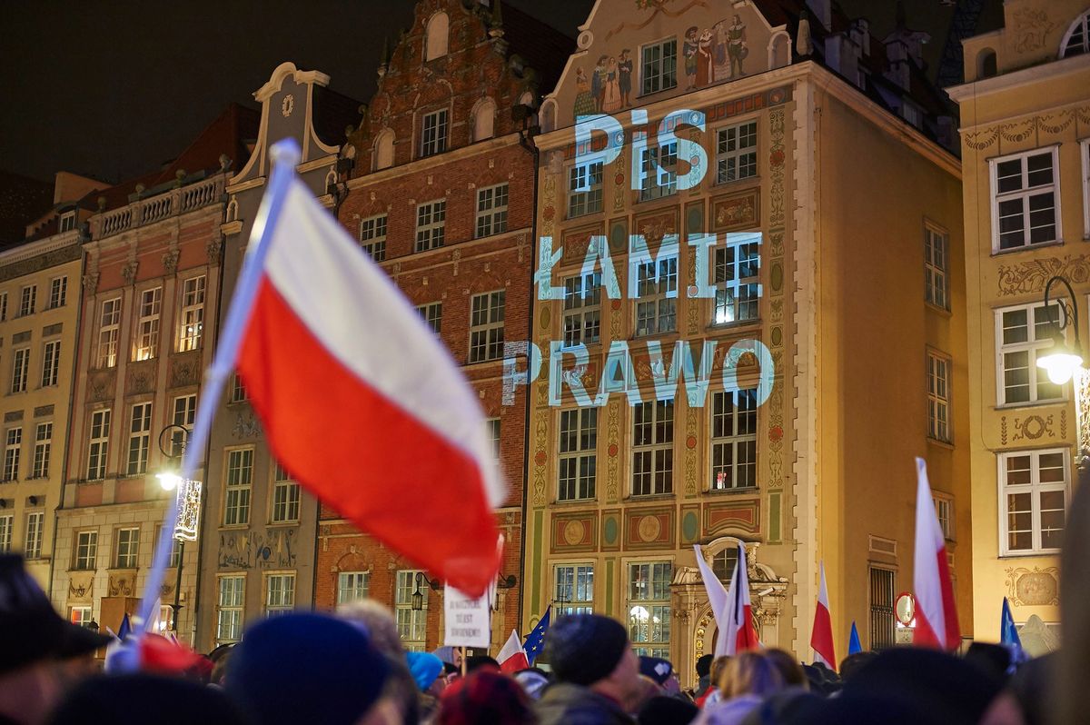 Czołgi na ulicach Warszawy - czyli dlaczego w Polsce jest gorzej niż w Aleppo
