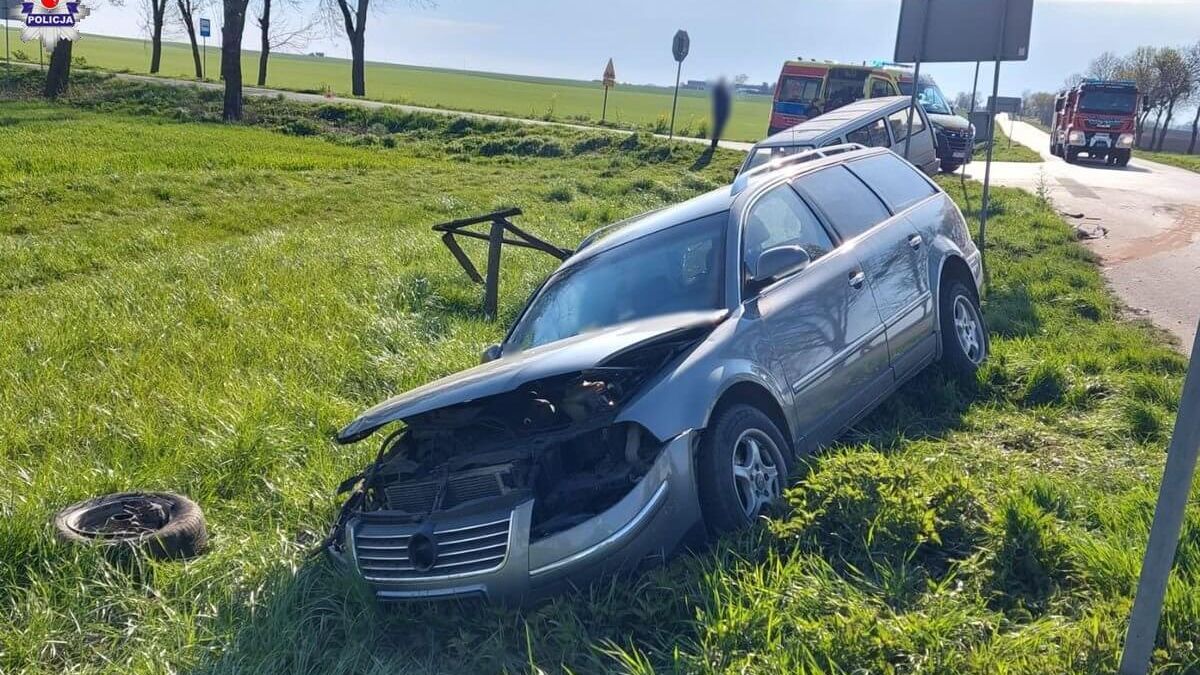 Siła uderzenia była tak duża, że kobieta wylądowała w polu