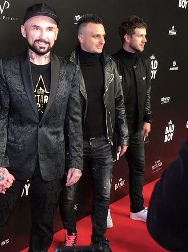 Od lewej: Patryk Vega, Sławomir Peszko, Antoni Królikowski na premierze filmu "Bad Boy"
