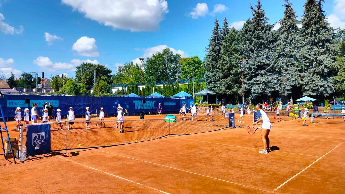 Zdjęcie okładkowe artykułu: WP SportoweFakty / Mateusz Kmiecik / Na zdjęciu: Korty AZS-u w Poznaniu