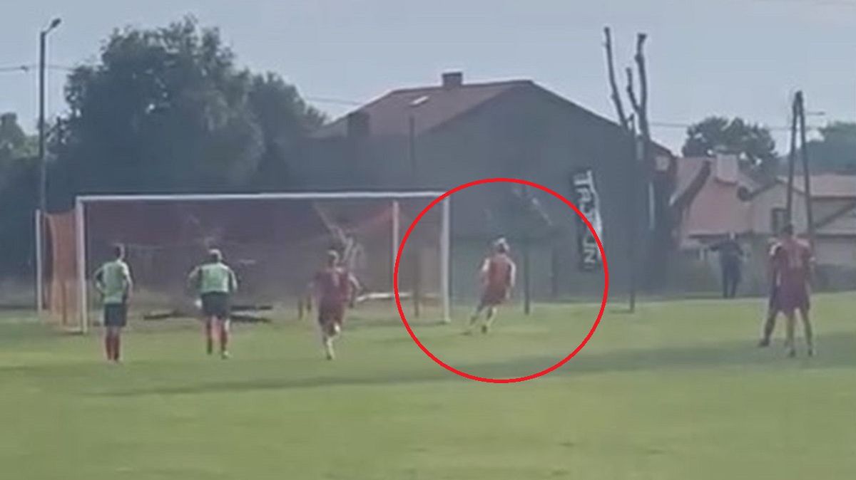 Mata strzela gola w meczu z KS Ciecierzyn