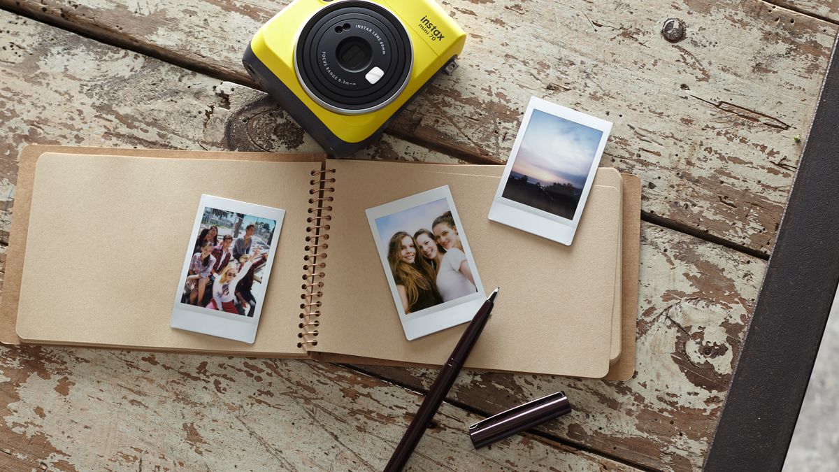 Fujifilm instax mini 70 - mały i stylowy aparat do fotografii natychmiastowej 1