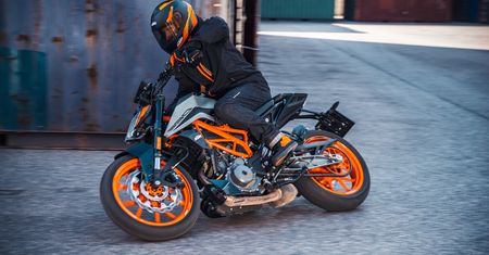KTM tworzy serię 490. Na jej bazie powstanie też Husqvarna 501