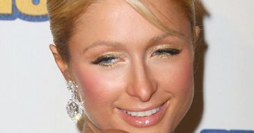 Walentynkowy całus Paris Hilton