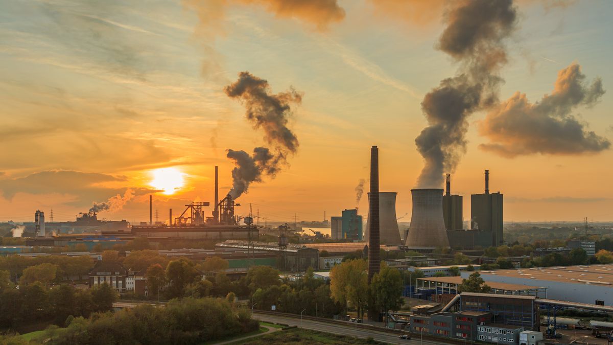 W 2021 r. światowa emisja CO2 była najwyższa w historii 