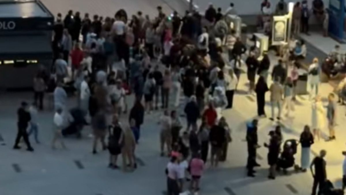 Ludzie tylko czekali na 21:00.