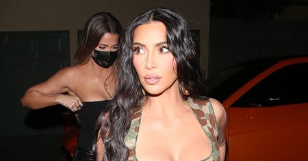 Kim Kardashian znów naraziła się na śmieszność przez MAJSTROWANIE przy zdjęciach: "Gdzie zgubiłaś PĘPEK?!" (FOTO)