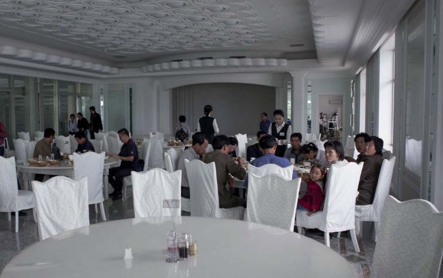 W Pjongjang została otwarta nowa restauracja dla elit.
