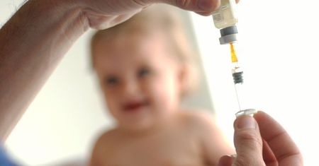 Kilkadziesiąt milionów zł rocznie na szczepienie imigrantów. Epidemia będzie kosztować znacznie więcej