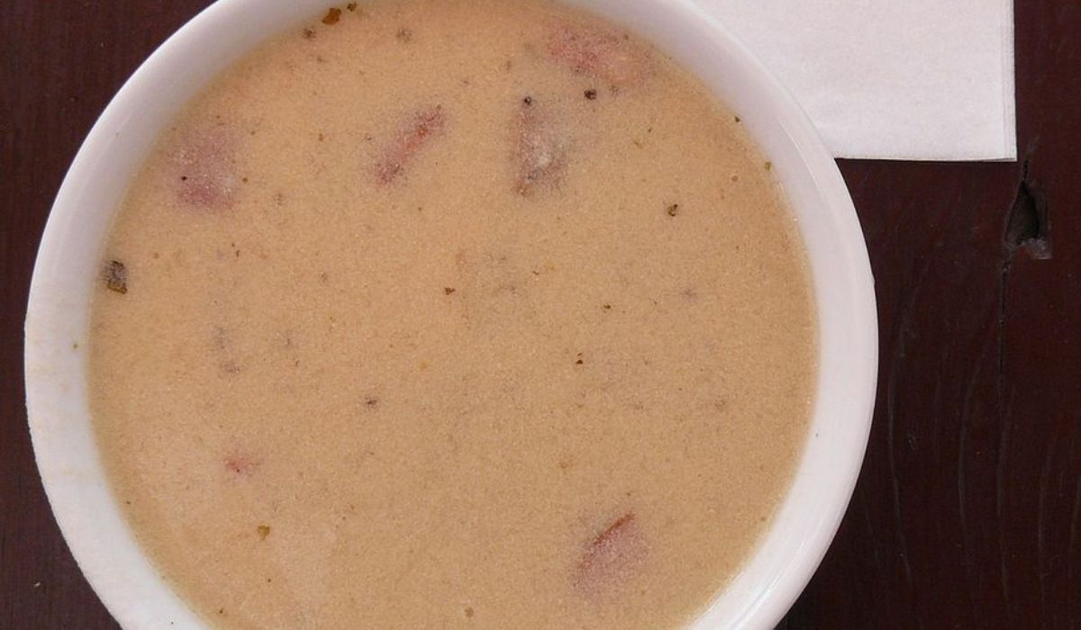 Zalewajka to prosta, tradycyjna zupa - Pyszności; Fot. MOs810, CC BY-SA 3.0 , via Wikimedia Commons