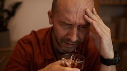 Wszywka alkoholowa to wciąż popularna metoda walki z nałogiem. Na czym polega?