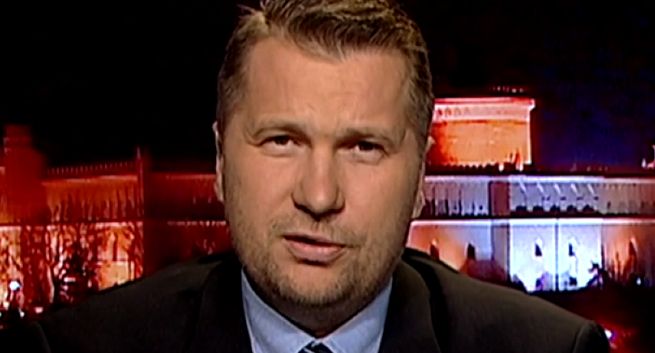 Poseł PiS w TVP Info o LGBT: nie są równi ludziom normalnym. Duda i Brudziński się odcinają, skarga do KRRiT