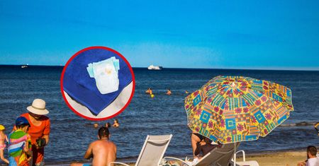 Obok ręcznika stawiają wiadro. Trik robi furorę nad Bałtykiem
