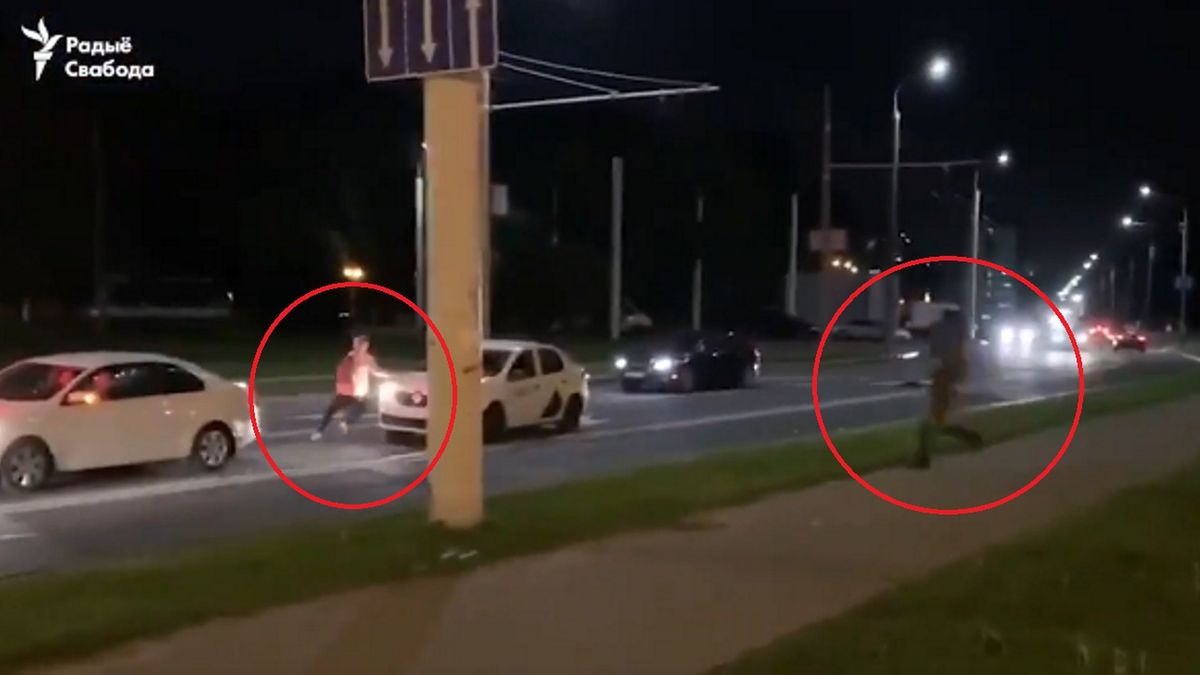 Mężczyzna uciekający przed milicjantem w Mińsku wskoczył do stojącego na światłach Ubera.
