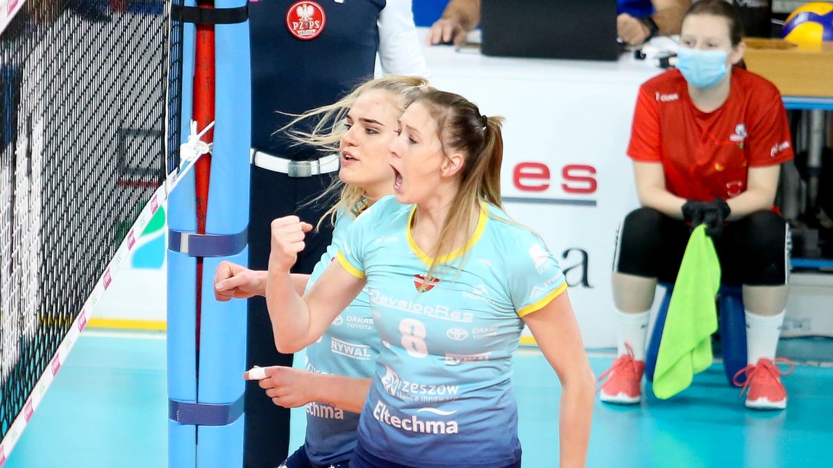 WP SportoweFakty / Monika Pliś / Na zdjęciu (na pierwszym planie): Anna Stencel