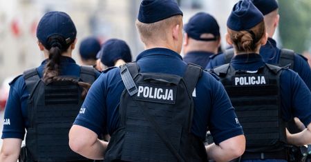 74-latka nie żyje. Policja zatrzymała kierowcę i kobietę