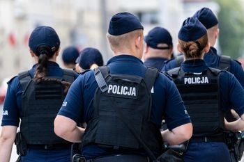 74-latka nie żyje. Policja zatrzymała kierowcę i kobietę