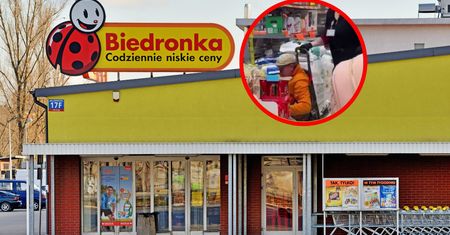 Utknął w koszyku. Nagrano reakcję pracownicy Biedronki