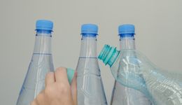 Business Experts Content. Butelki, zakrętki i system kaucyjny – czy 2025 będzie rokiem ekologicznej rewolucji?
