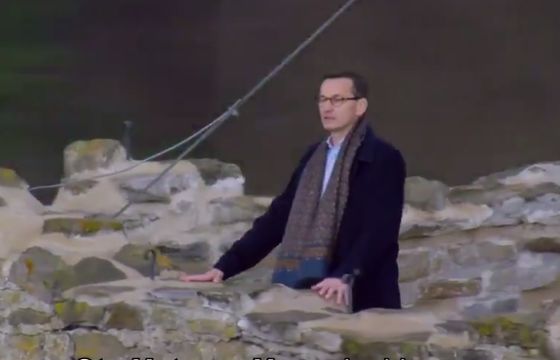 Mateusz Morawiecki w spocie Polskiej Fundacji Narodowej jako walczący o wolność (wideo)