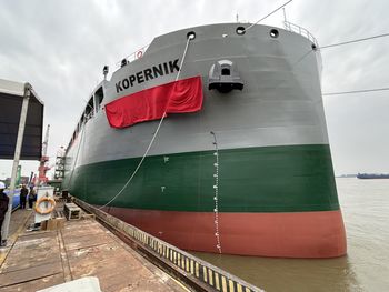 "Kopernik" gotowy do służby. Polsko-chiński statek ochrzczony