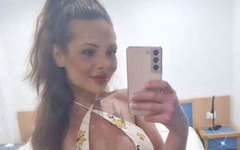 Zdjęła bieliznę na oczach pasażerów. Skandal w Wielkiej Brytanii